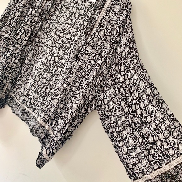 Kimono Style Cardigan - Picture 5 of 8